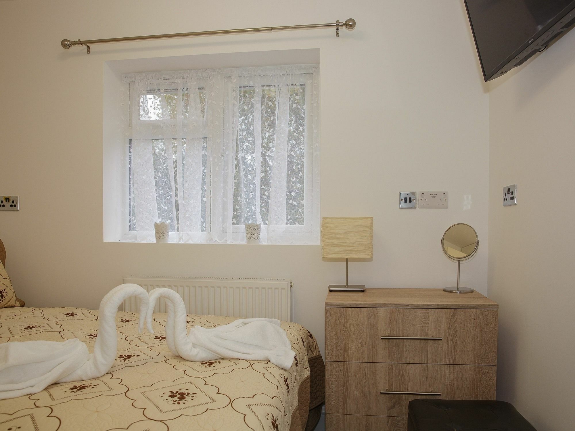 Gooseacre Rooms Harrow Bagian luar foto