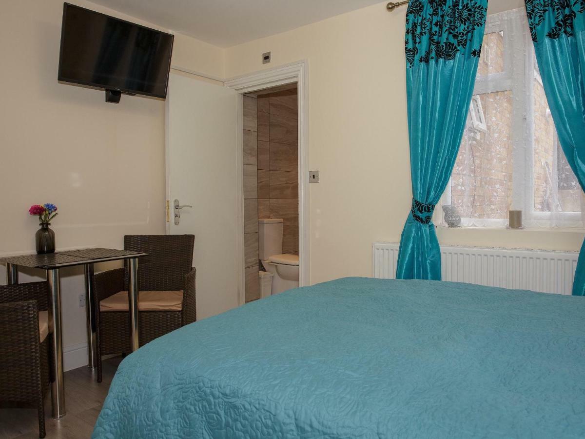 Gooseacre Rooms Harrow Bagian luar foto