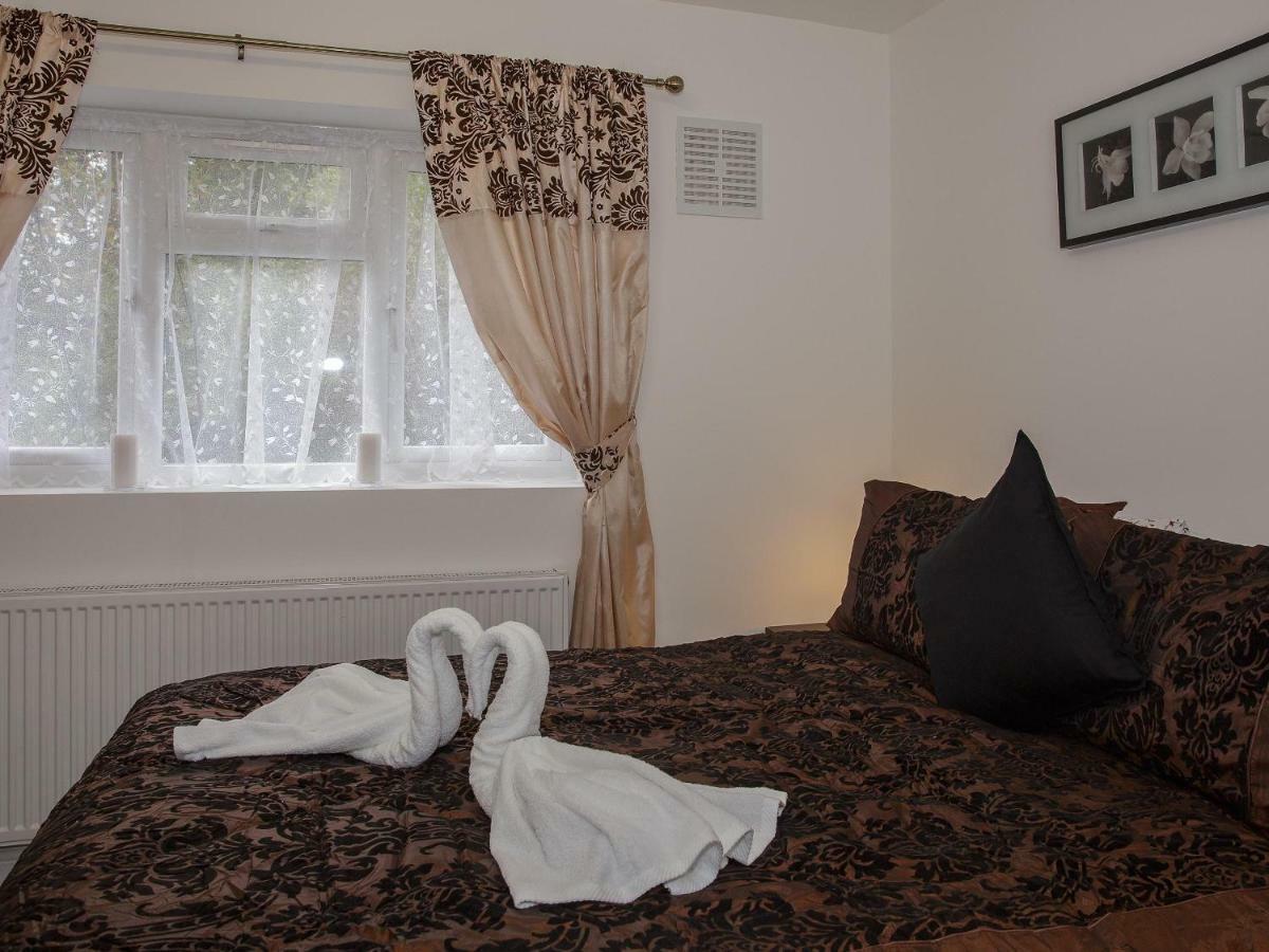 Gooseacre Rooms Harrow Bagian luar foto