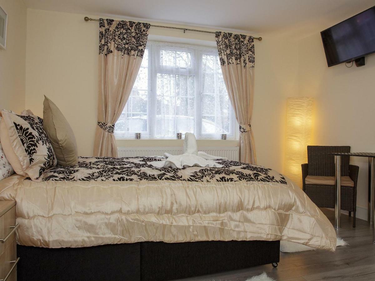 Gooseacre Rooms Harrow Bagian luar foto