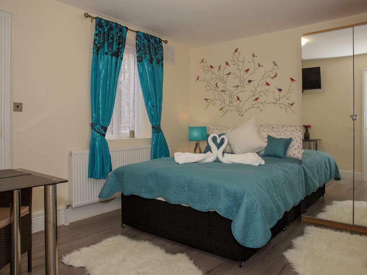 Gooseacre Rooms Harrow Bagian luar foto