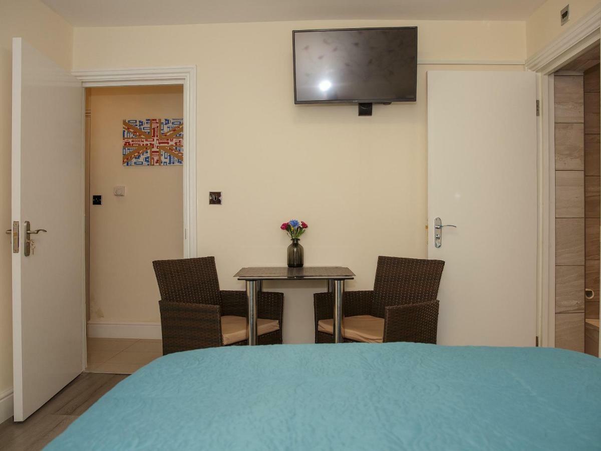 Gooseacre Rooms Harrow Bagian luar foto