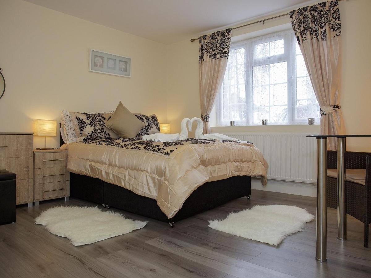 Gooseacre Rooms Harrow Bagian luar foto
